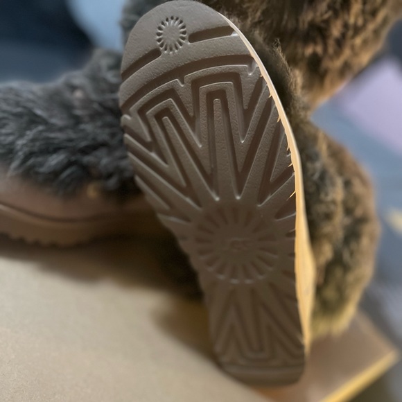Ugg furry boots - Picture 3 of 3